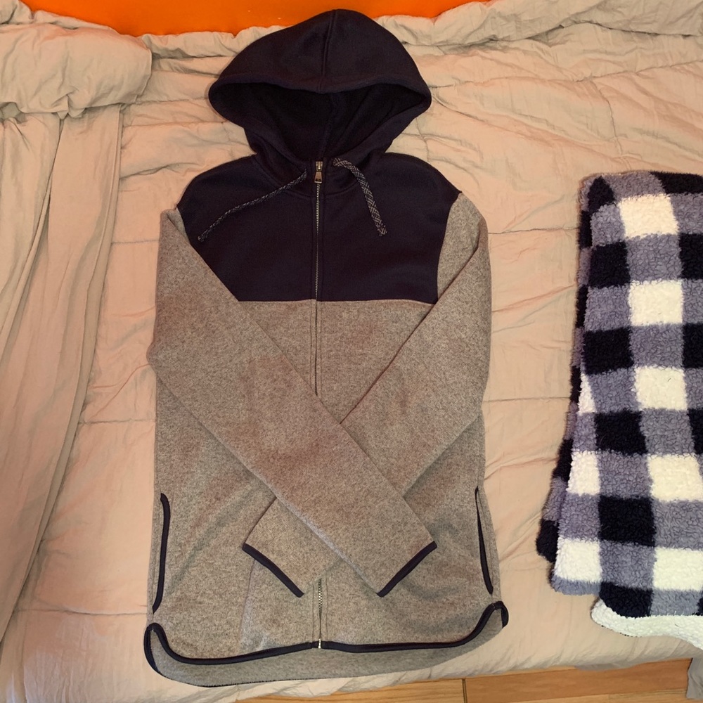 Fashionable sweater